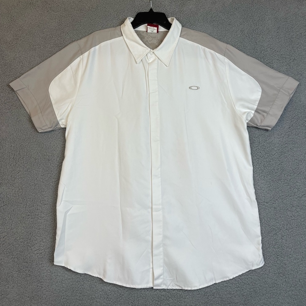 Oakley White and Gray Short Sleeve Shirt Men’s Size XXL